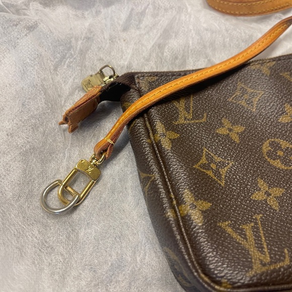 ❤️authentic lv Reposhing purse - Picture 16 of 16